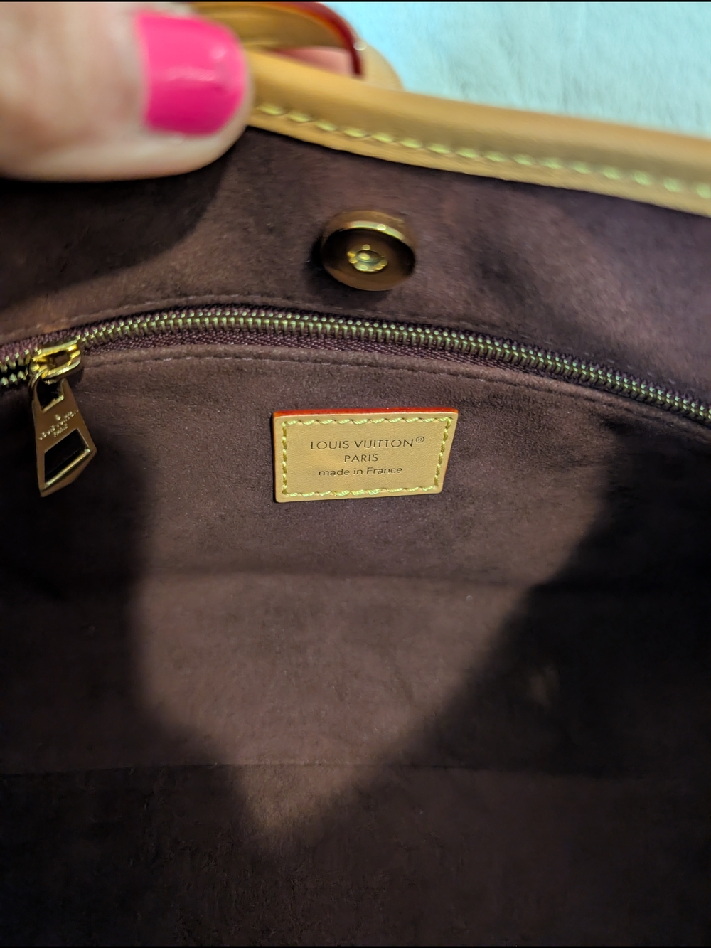 Louis Vuitton CarryAll BB - Picture 9 of 16